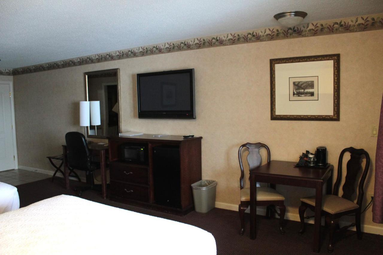 Shiretown Inn & Suites Houlton Buitenkant foto