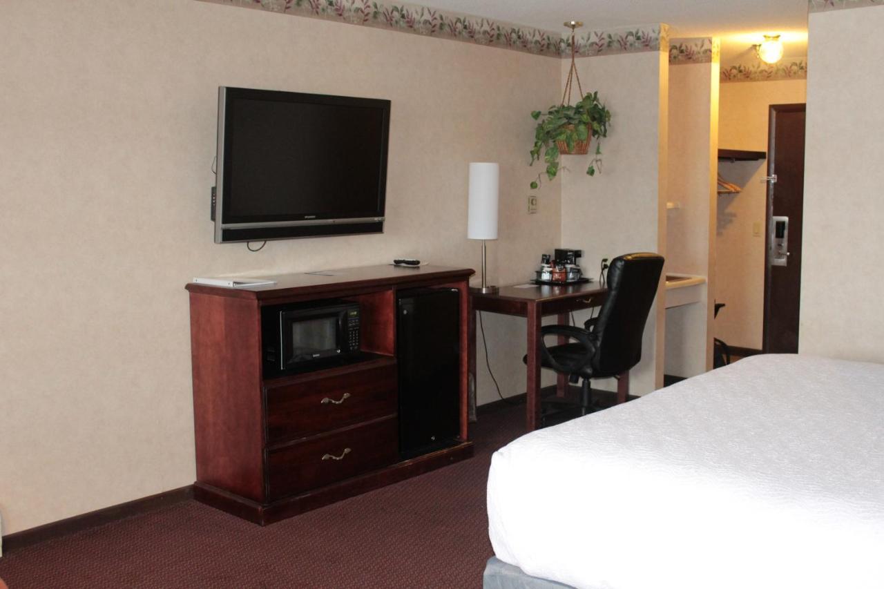 Shiretown Inn & Suites Houlton Buitenkant foto